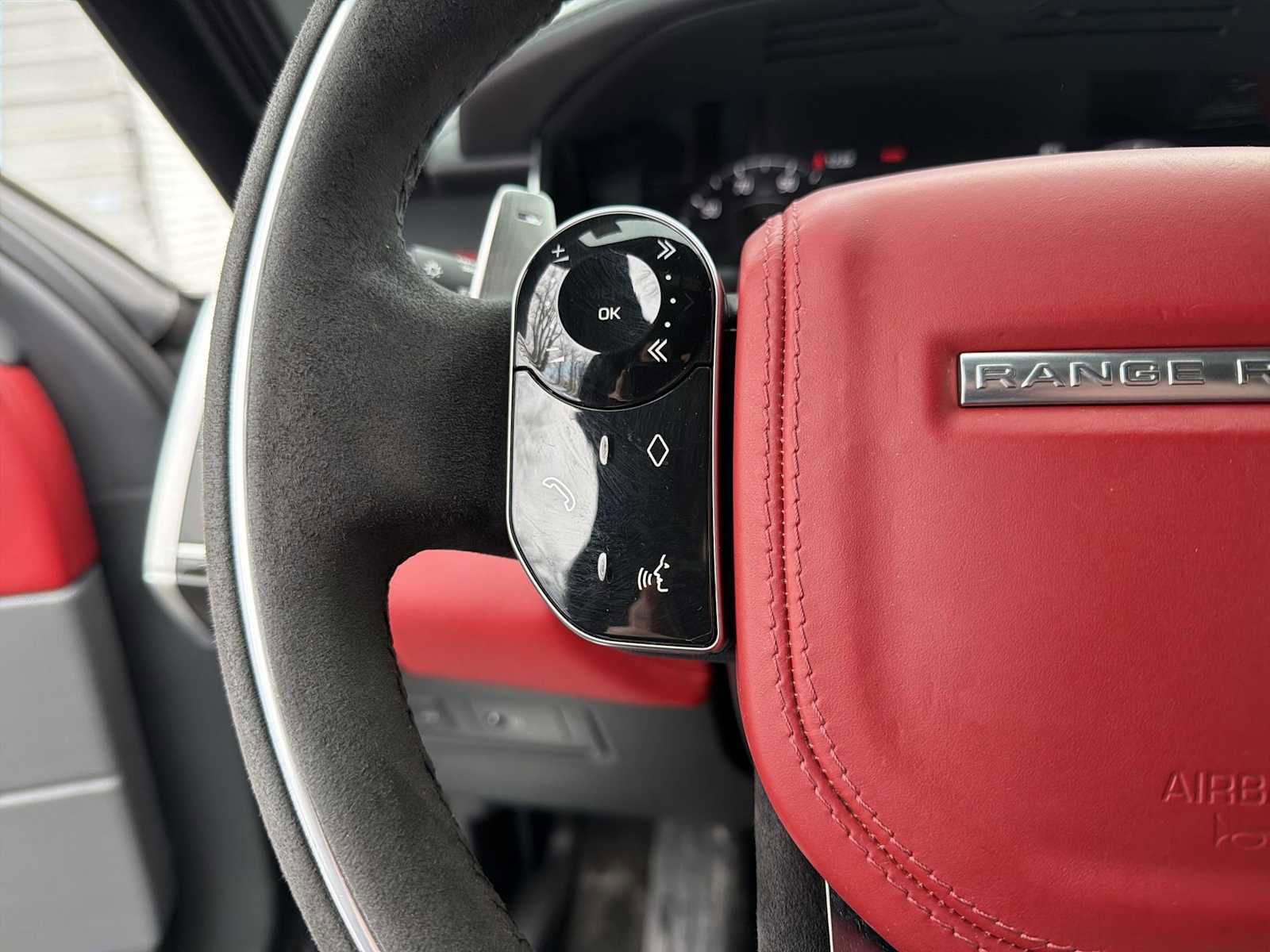 Used 2020 Land Rover Range Rover Sport HST image 25