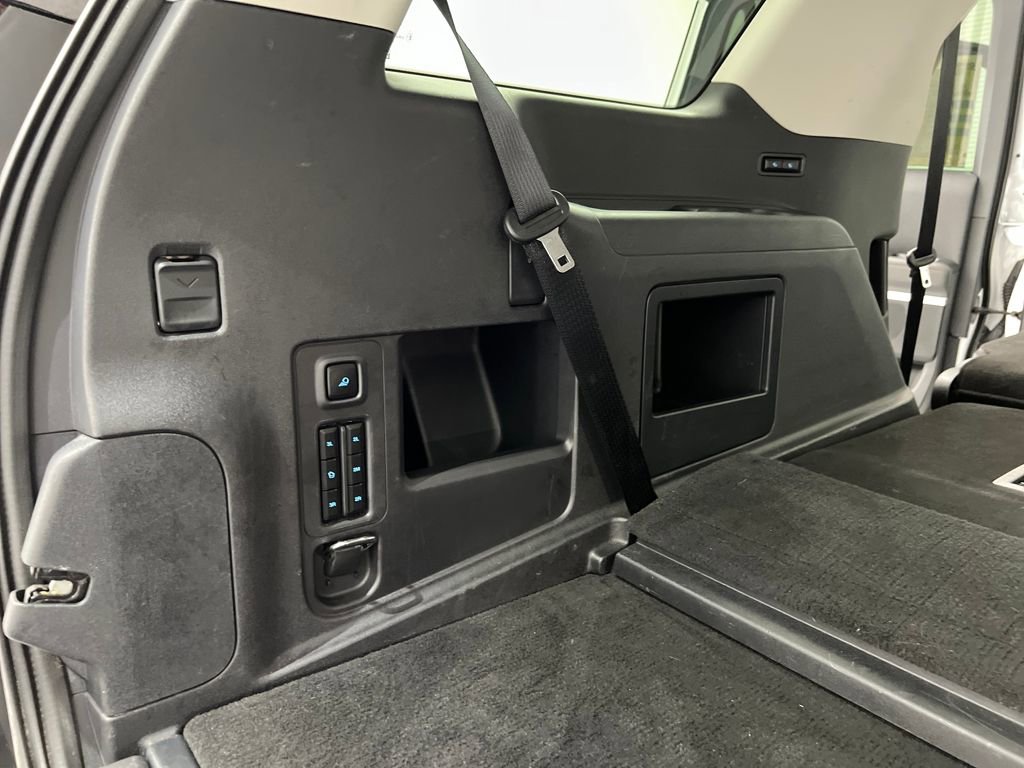 Used 2025 Ford Expedition Active image 40