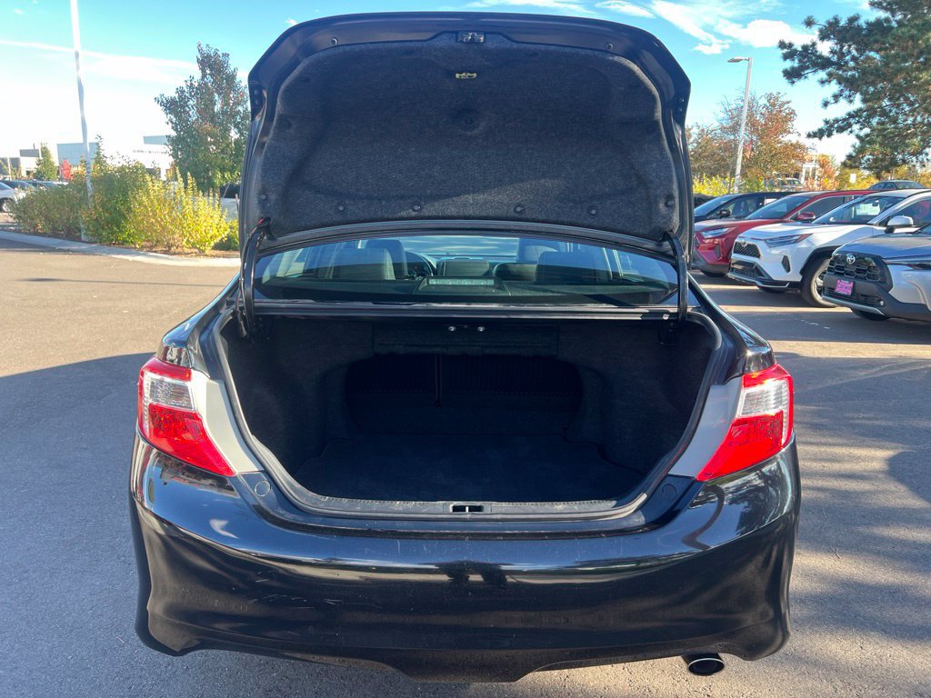 Used 2012 Toyota Camry SE FWD image 17
