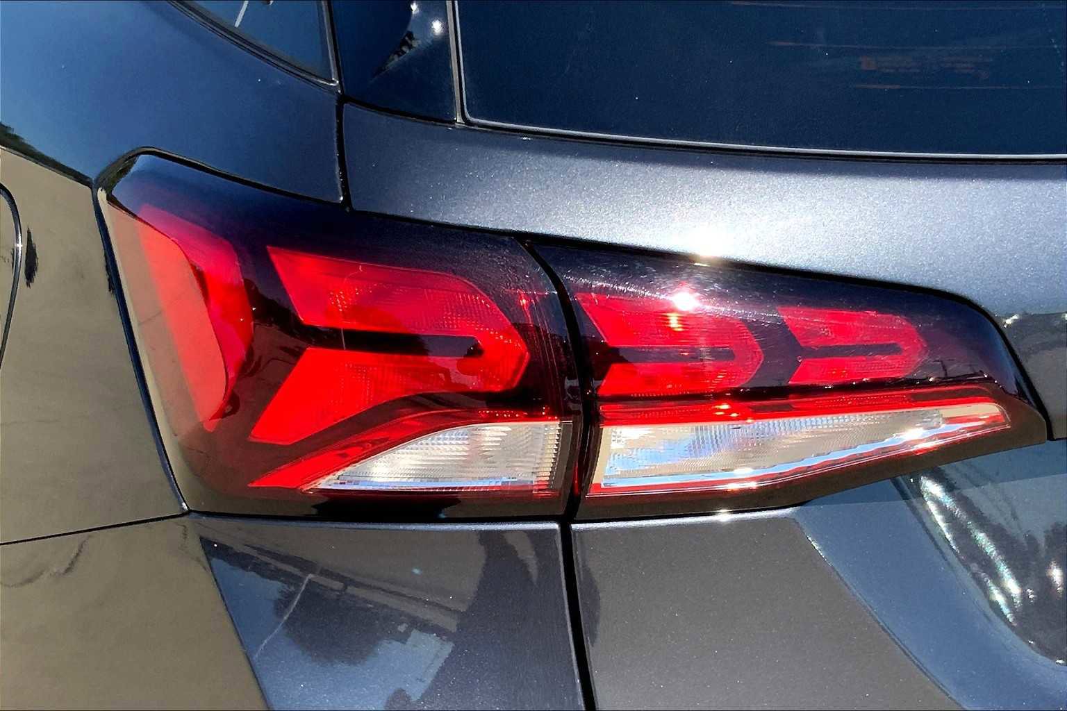 Used 2023 Chevrolet Equinox LT image 43