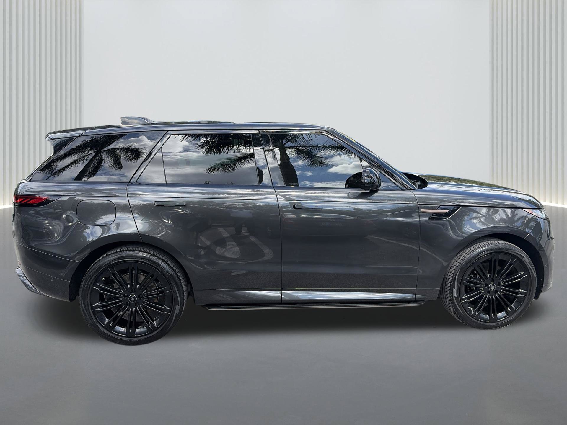 Used 2024 Land Rover Range Rover Sport Dynamic SE AWD/4WD image 7