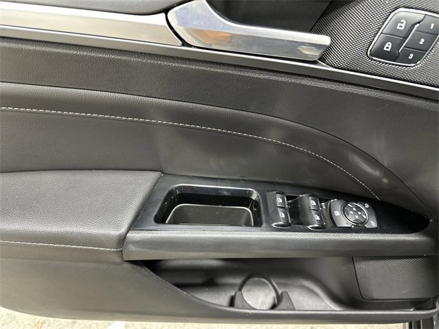 Used 2015 Ford Fusion Titanium image 17