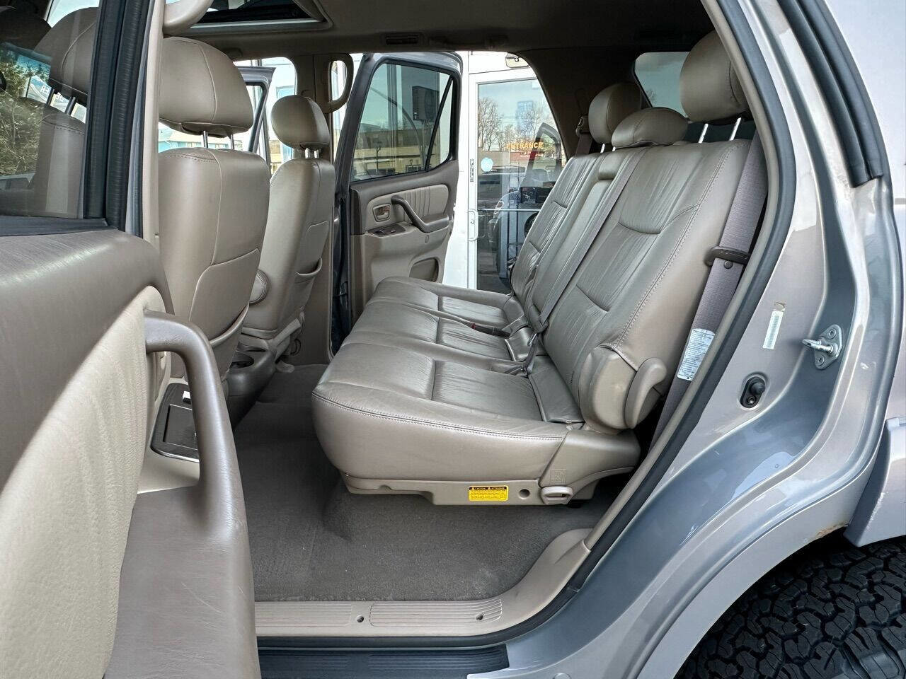 Used 2002 Toyota Sequoia Limited image 38