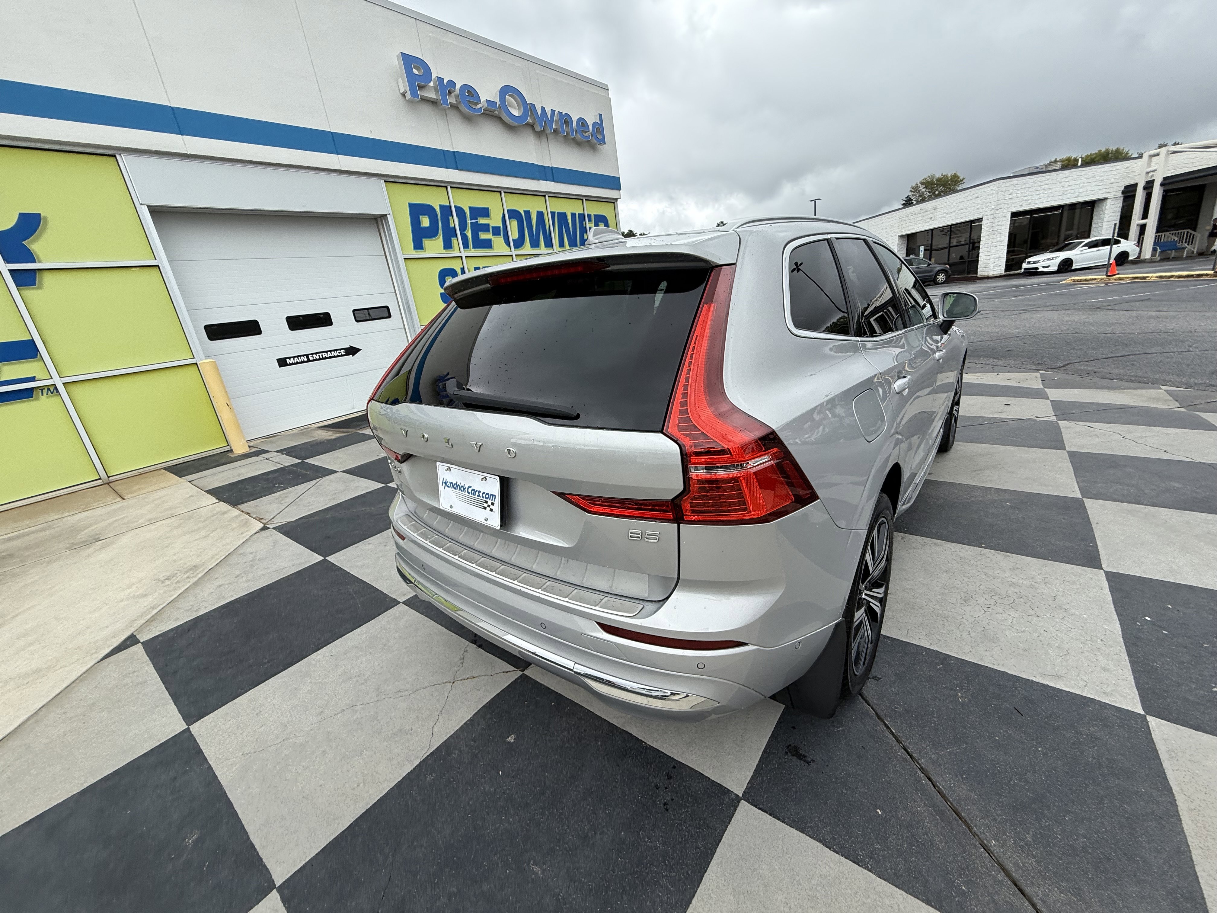 Used 2022 Volvo XC60 B5 Inscription w/ Advanced Package image 10