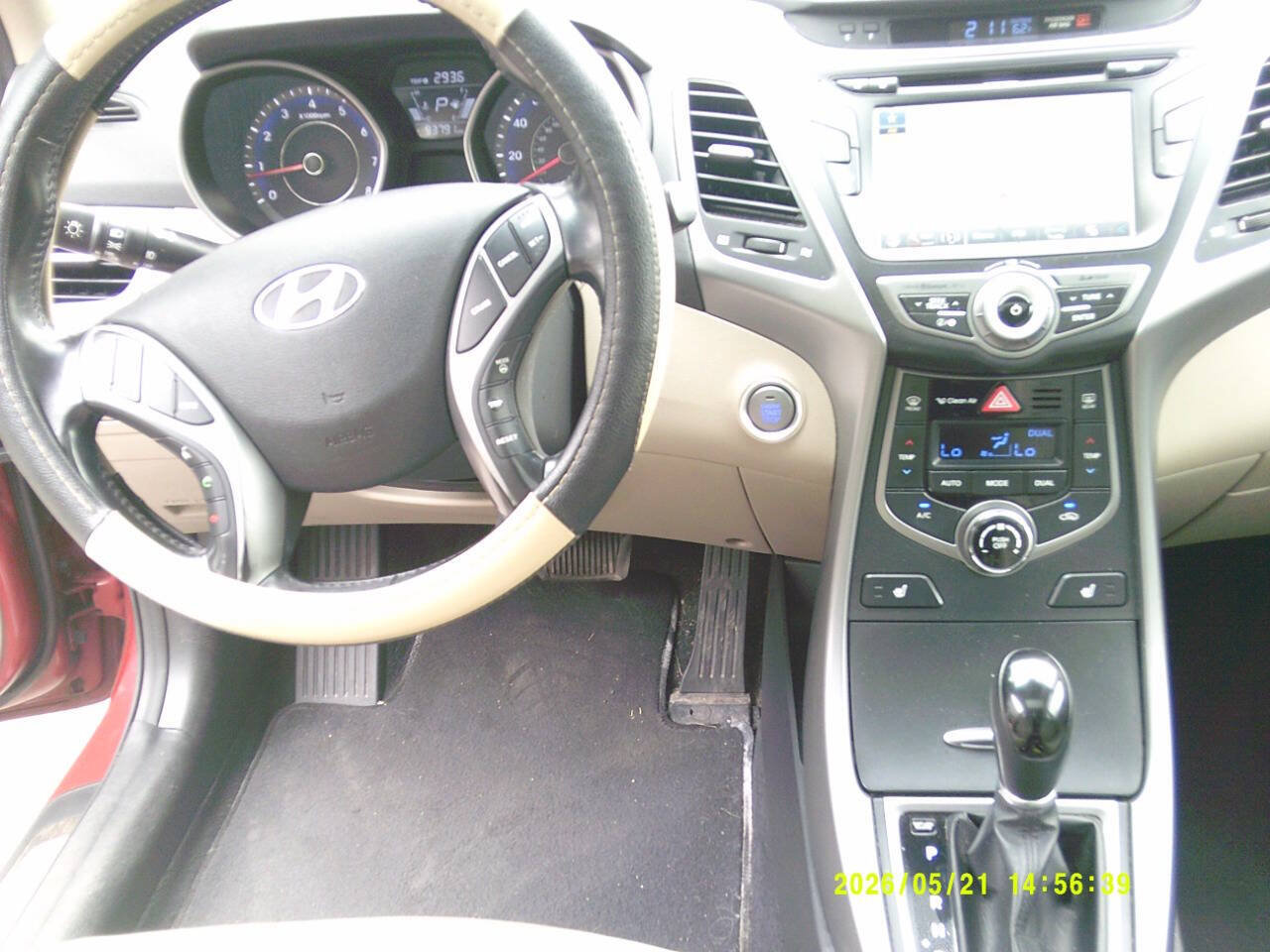 Used 2014 Hyundai Elantra Limited w/ Option Group 03 FWD image 10