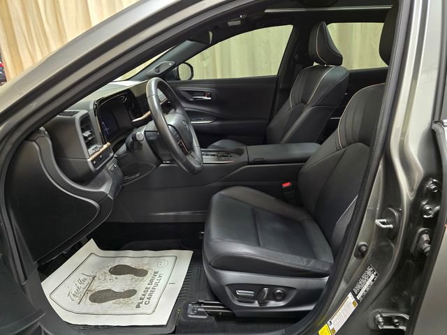 Used 2023 Toyota Crown Limited w/ Advanced Technology Package image 15