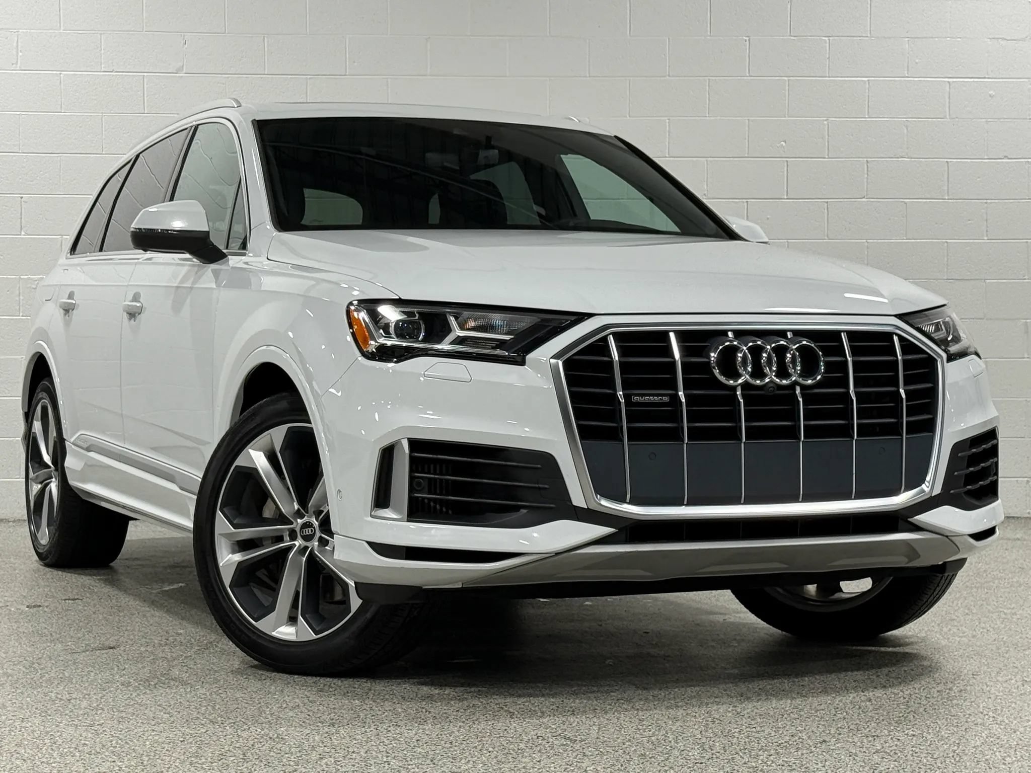 Used 2021 Audi Q7 3.0T Premium Plus w/ Premium Plus Package AWD/4WD image 4