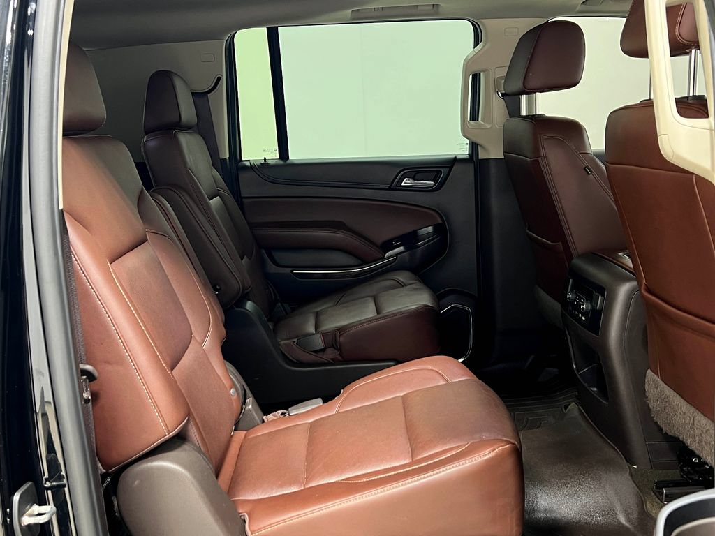 Used 2018 Chevrolet Suburban Premier AWD/4WD image 39