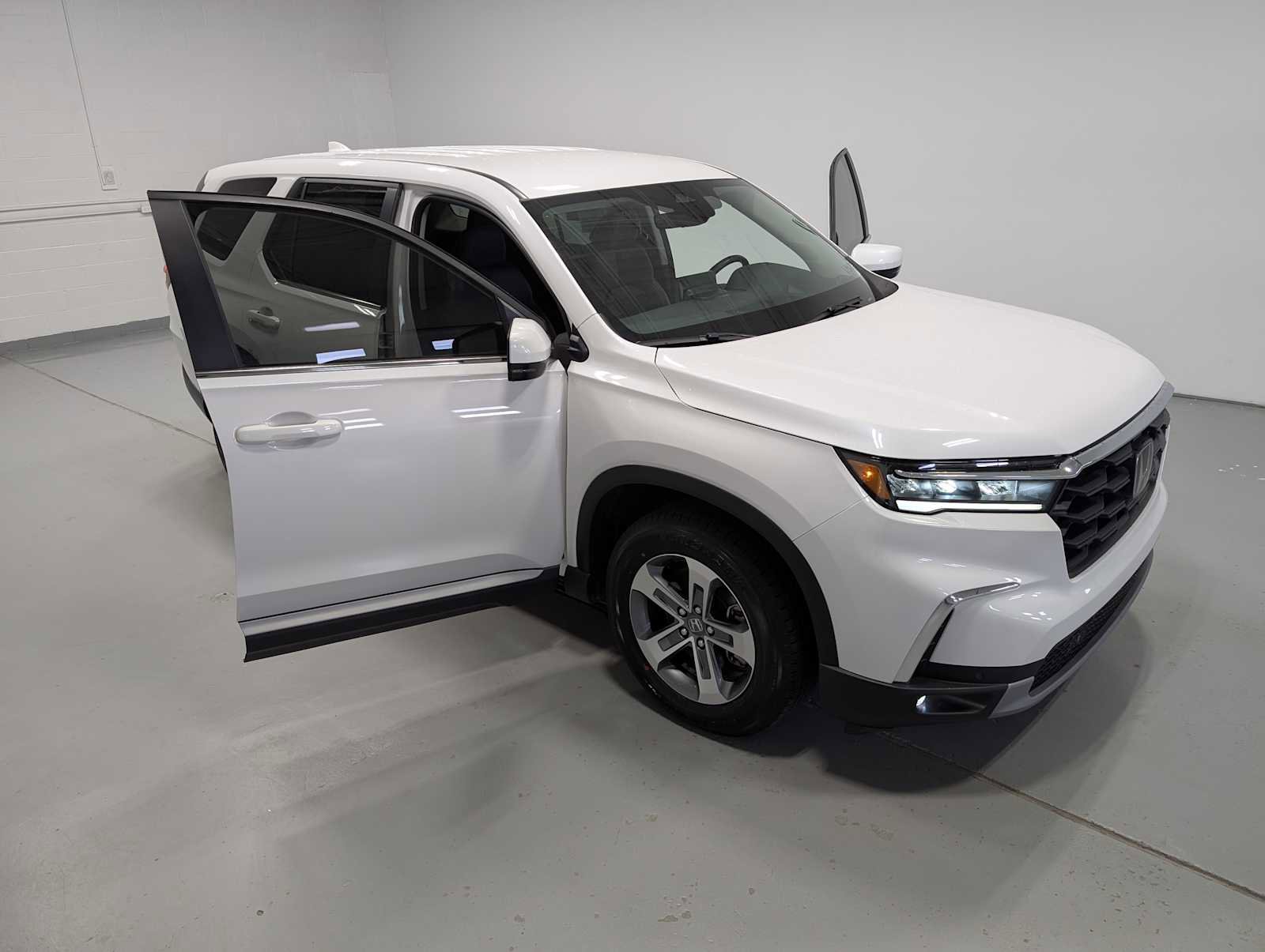 Used 2023 Honda Pilot EX-L image 16