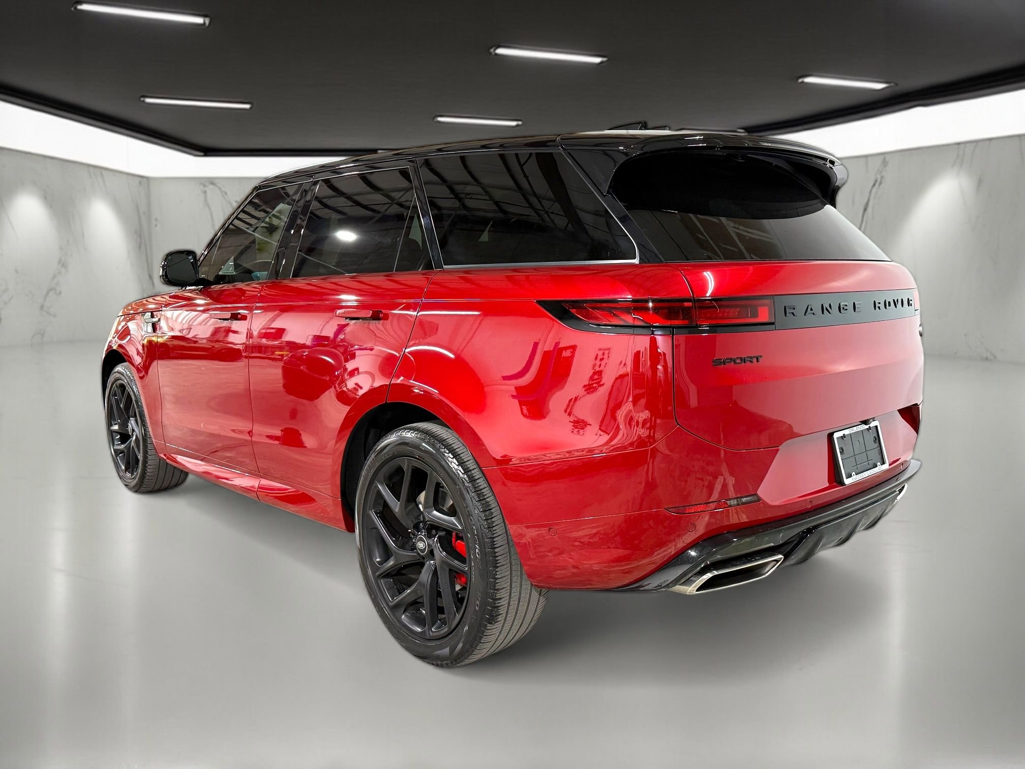 Used 2023 Land Rover Range Rover Sport SE Dynamic image 3