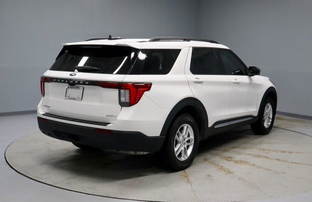 Certified 2025 Ford Explorer Active AWD/4WD image 11