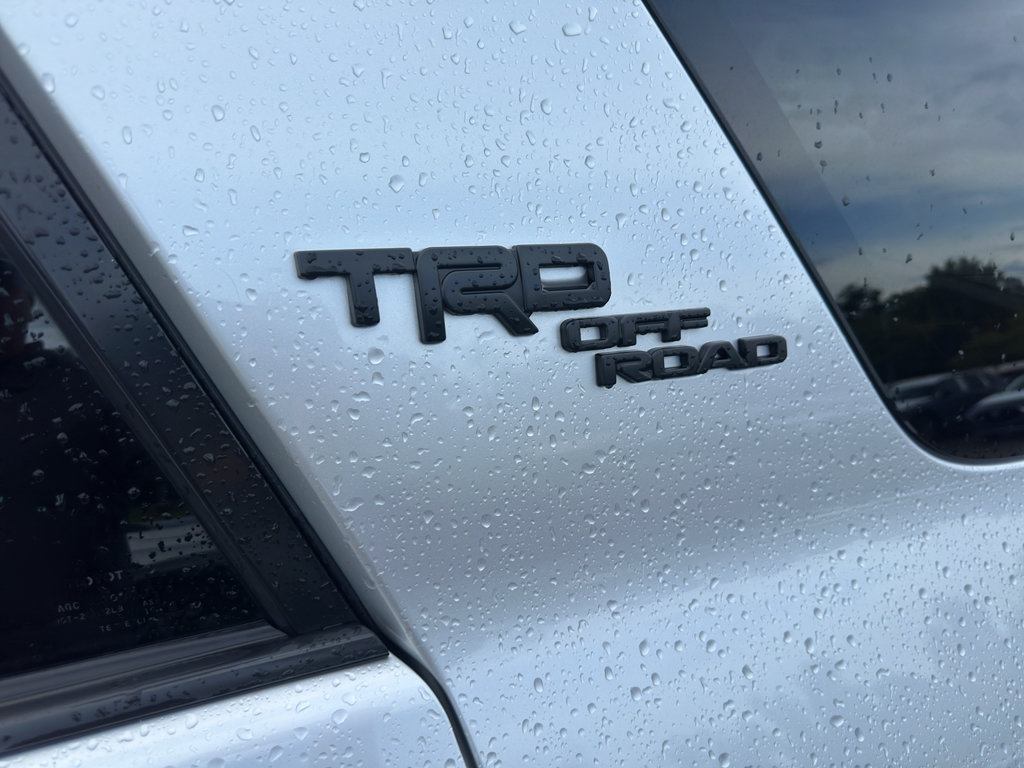 Used 2018 Toyota 4Runner TRD Off-Road Premium w/ Convenience Package AWD/4WD image 2