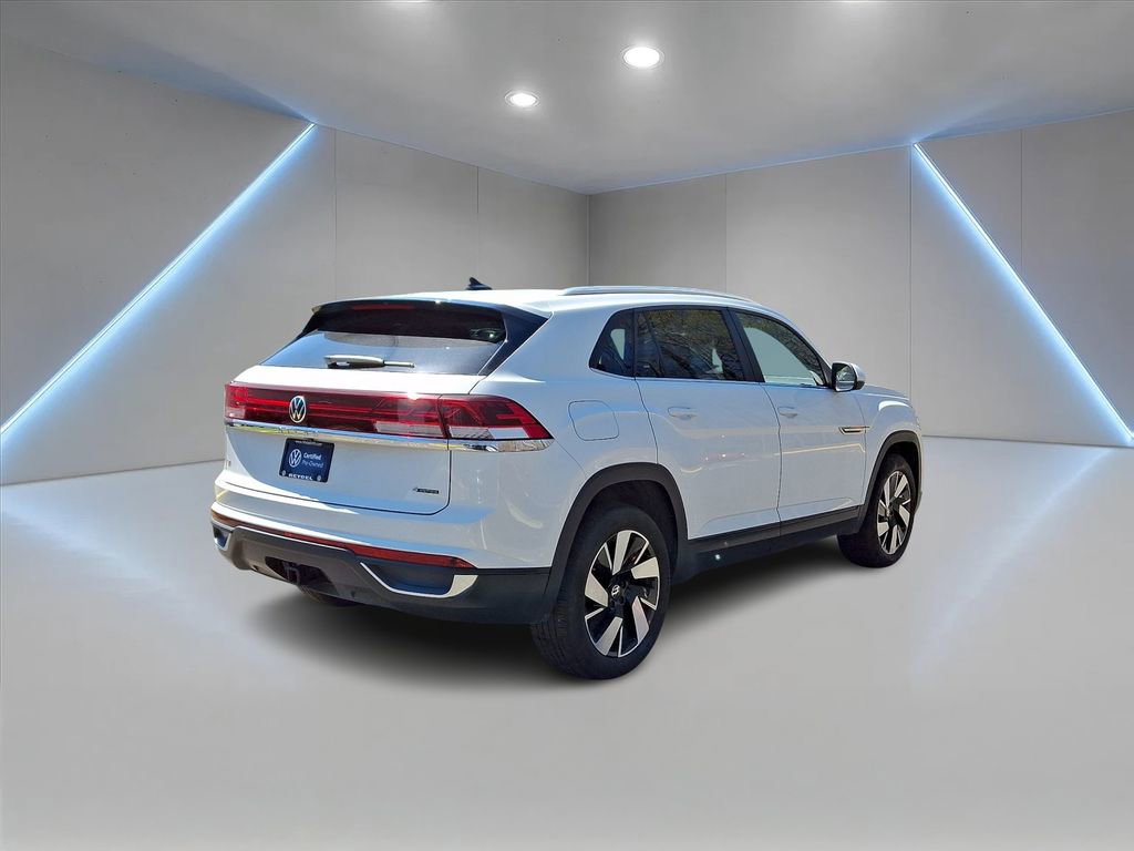 Certified 2025 Volkswagen Atlas Cross Sport SE w/ Panoramic Sunroof Package AWD/4WD image 5
