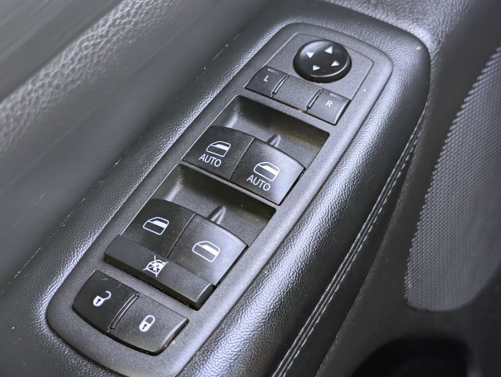 Used 2021 Jeep Grand Cherokee Laredo AWD/4WD image 11