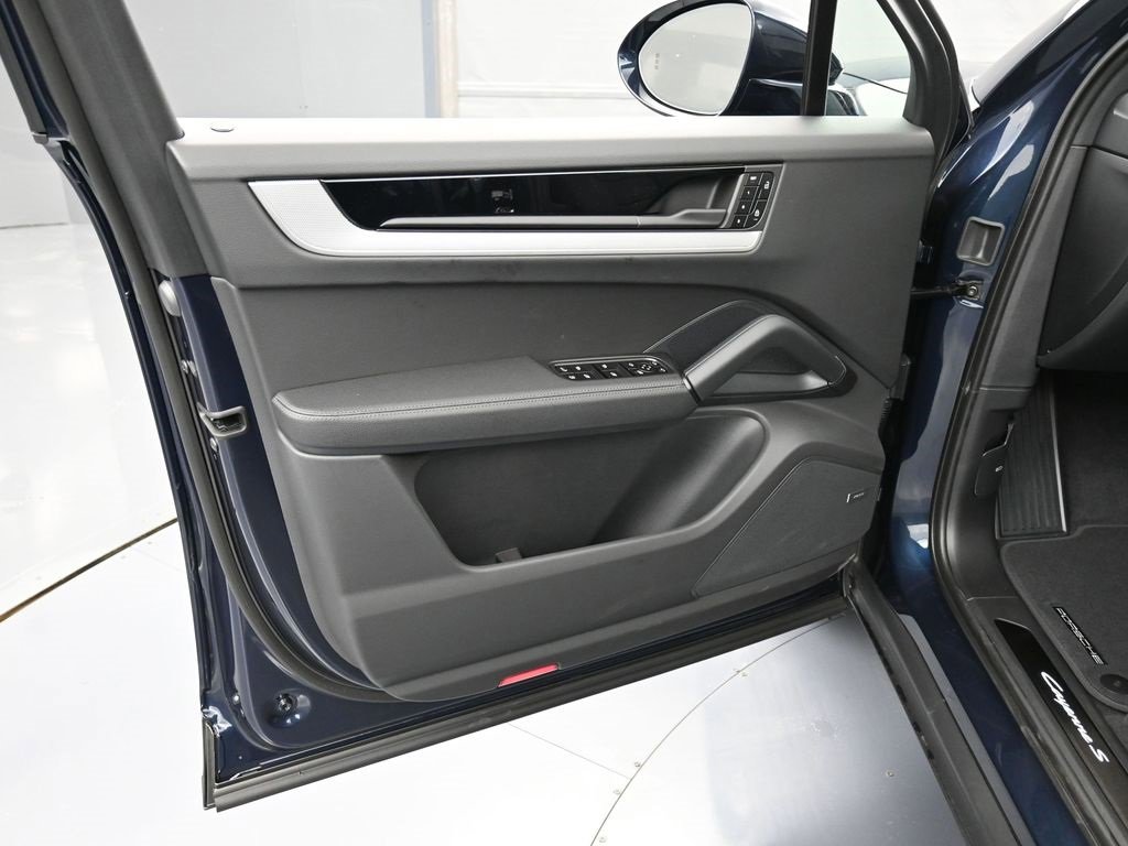 New 2026 Porsche Cayenne S image 15