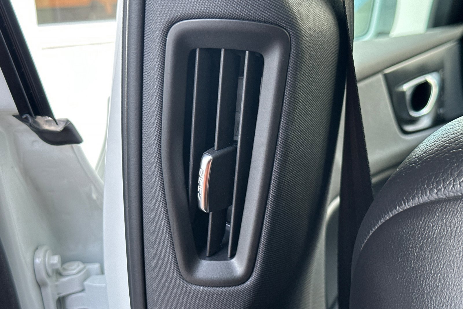 Certified 2025 Volvo V60 B5 Cross Country Plus image 14