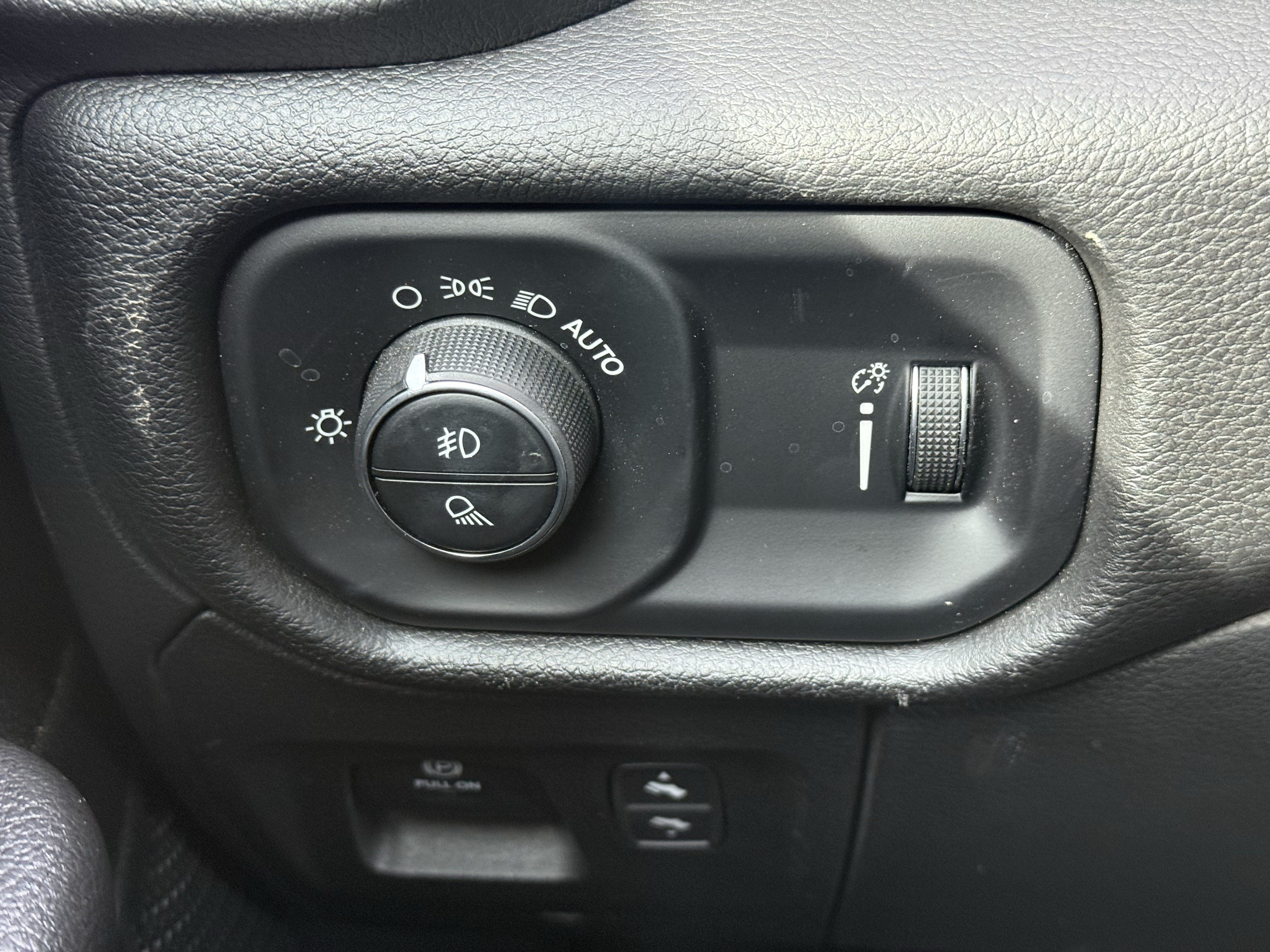 Used 2023 RAM 1500 Big Horn AWD/4WD image 27
