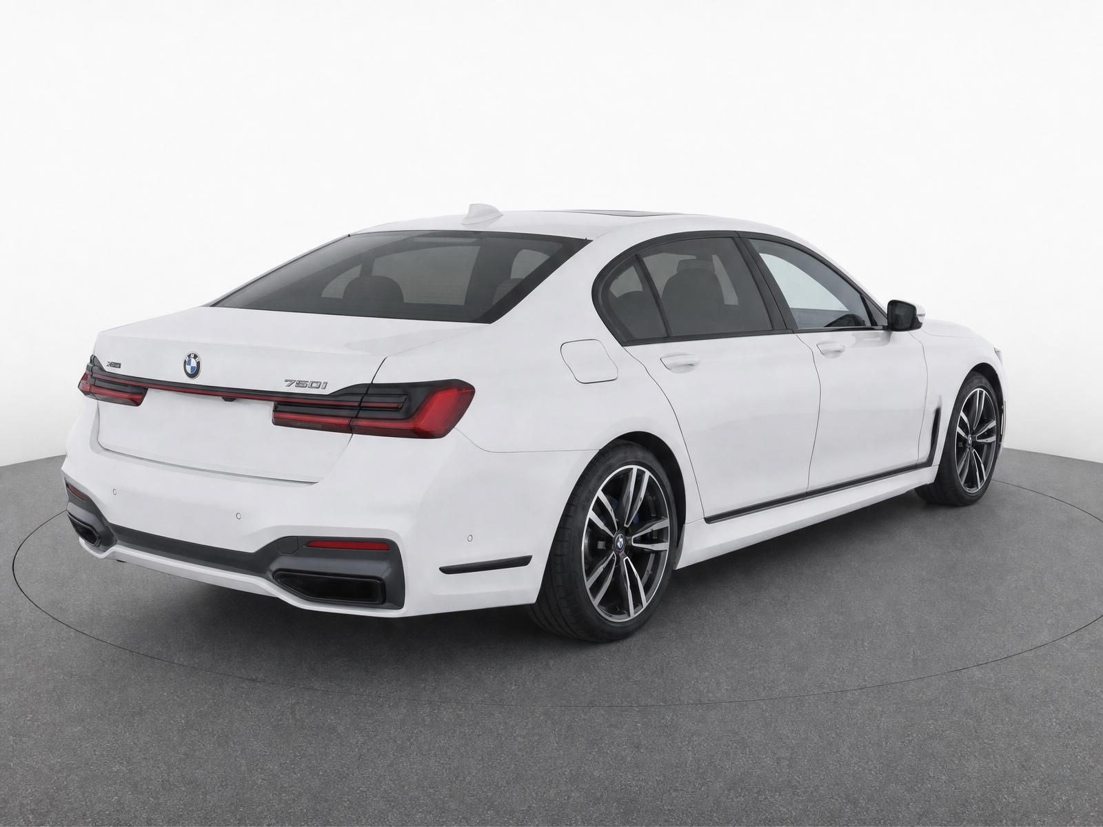 Used 2020 BMW 750i xDrive w/ Executive Package AWD/4WD image 5