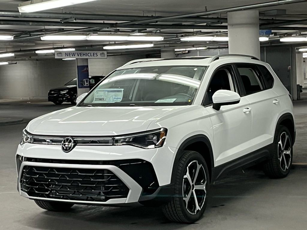 New 2026 Volkswagen Taos SEL image 3