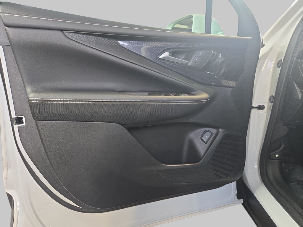 Used 2024 Chevrolet Blazer EV LT AWD/4WD image 30