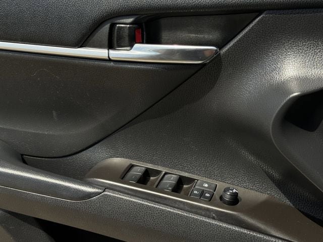 Used 2022 Toyota Camry SE FWD image 23