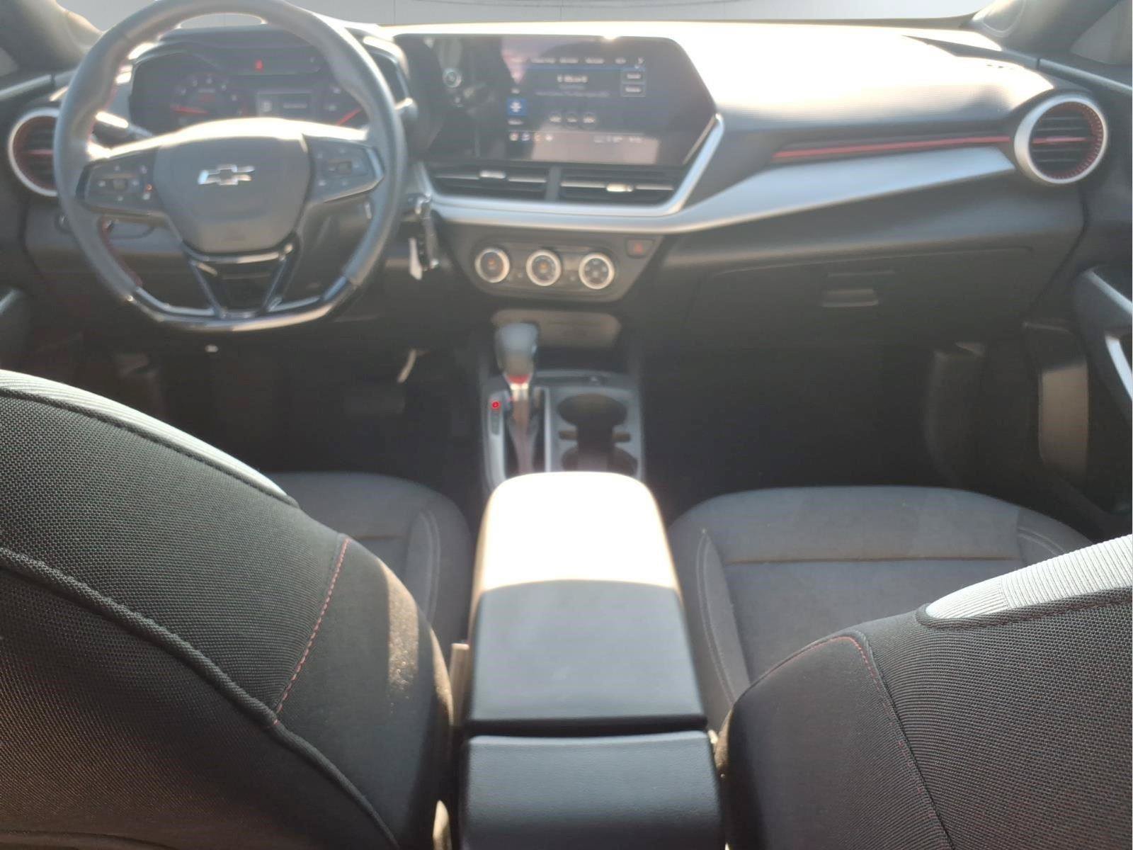 Used 2024 Chevrolet Trax RS w/ Sunroof Package FWD image 14