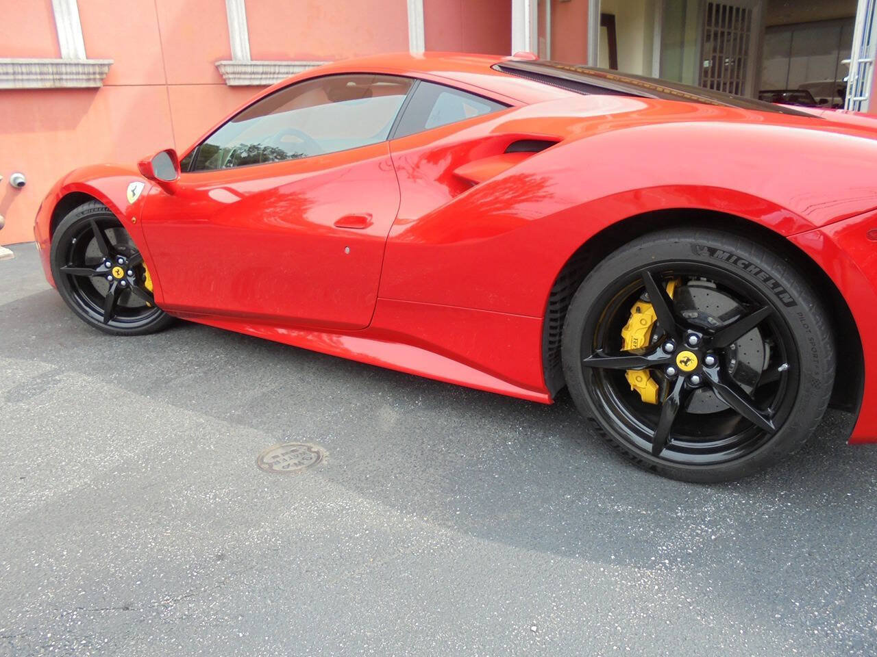Used 2017 Ferrari 488 GTB RWD image 27