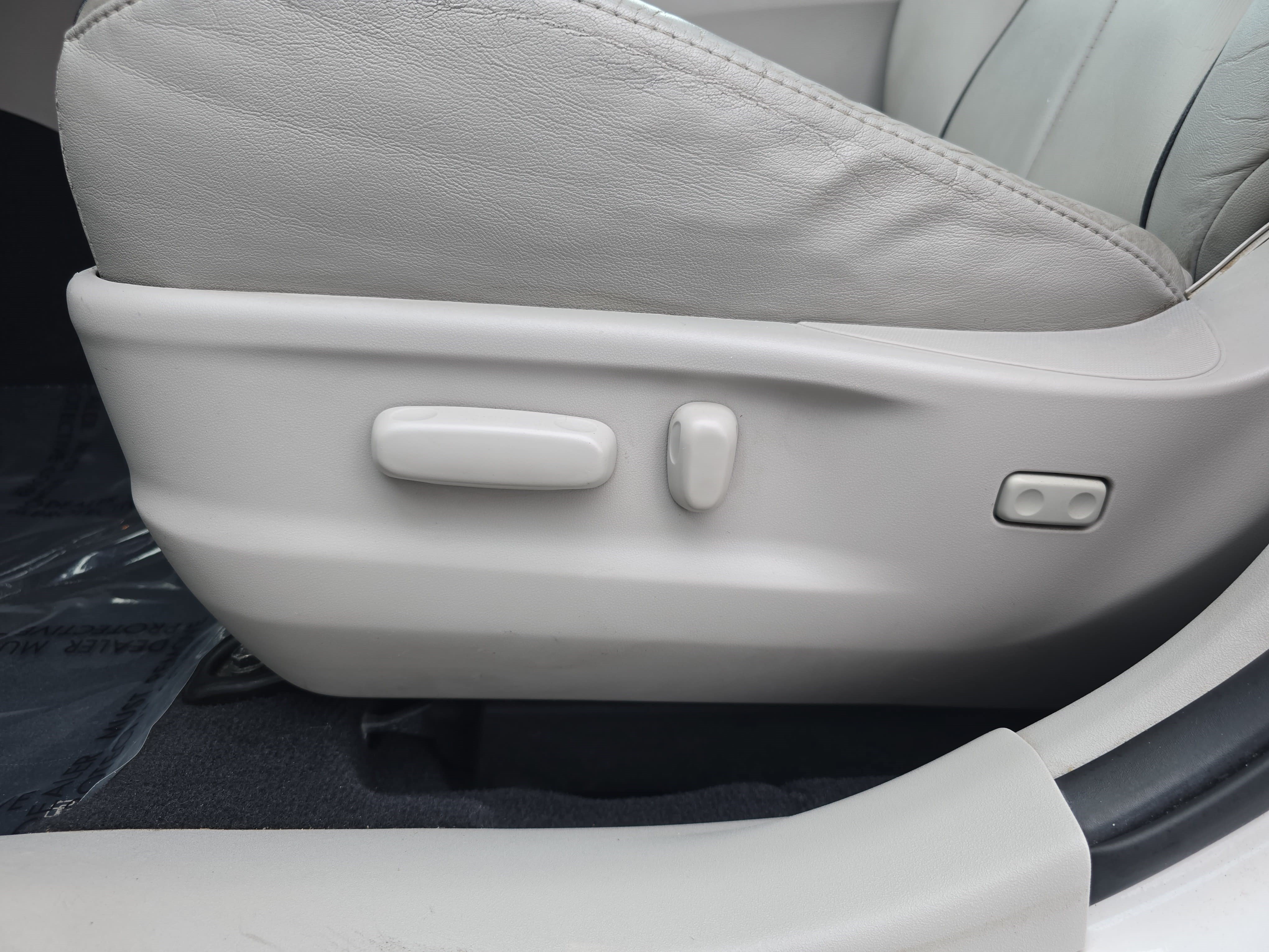 Used 2013 Toyota Venza XLE w/ XLE Premium Pkg FWD image 29