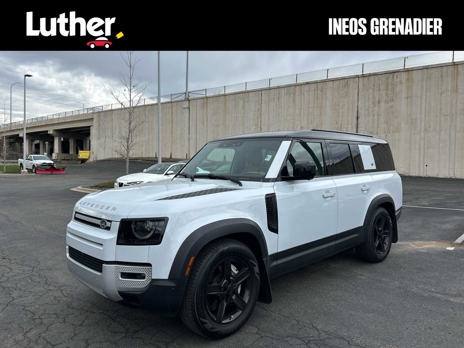 Used 2023 Land Rover Defender 130 SE AWD/4WD image 1