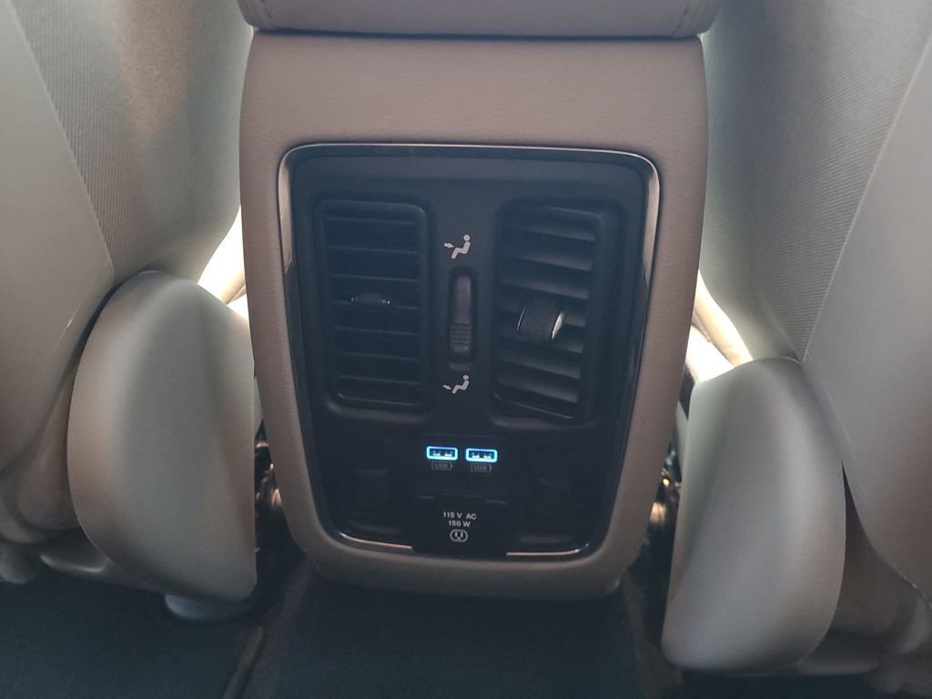 Used 2020 Jeep Grand Cherokee Limited w/ Trailer Tow Group IV image 38