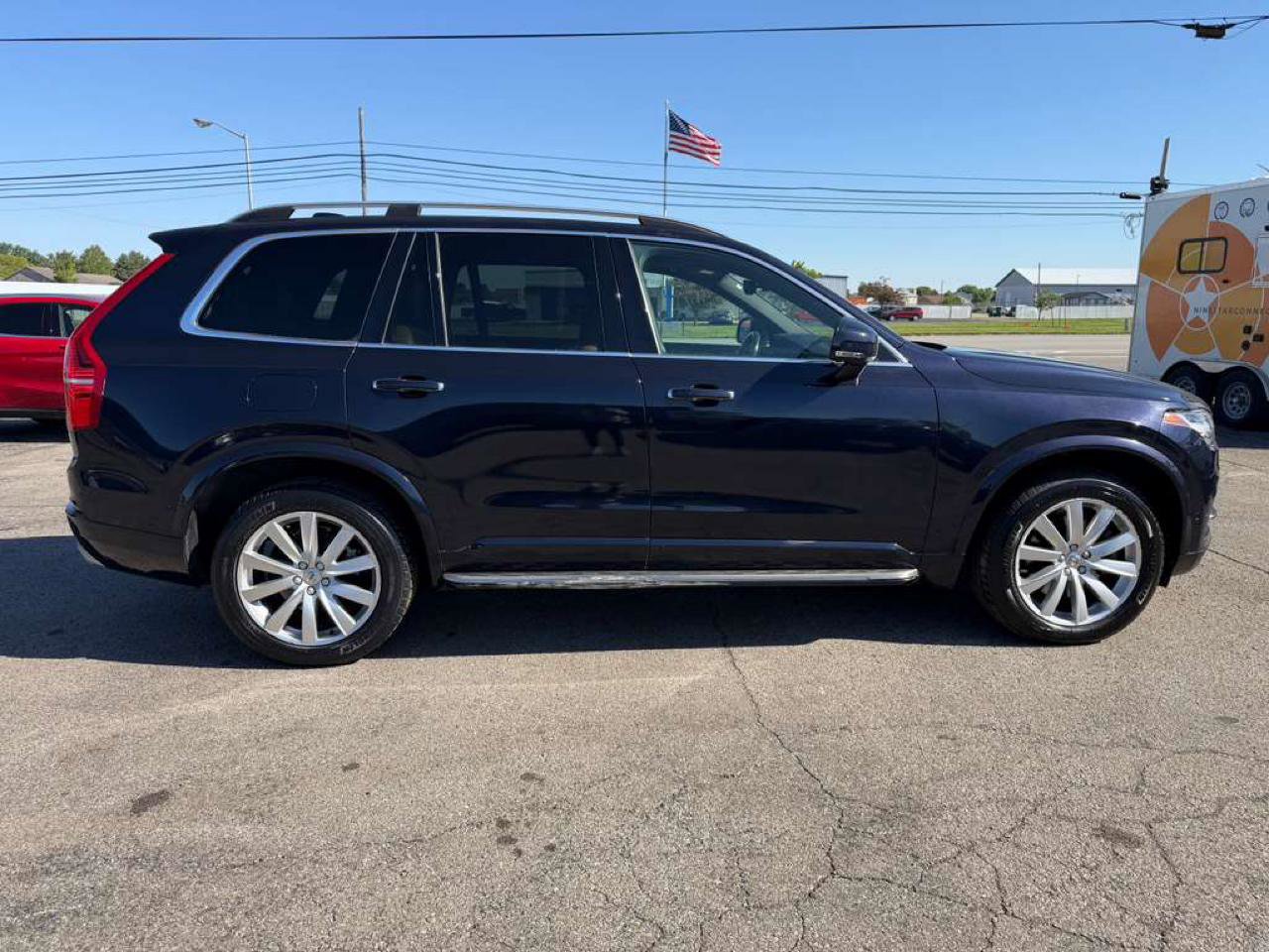 Used 2016 Volvo XC90 T6 Momentum w/ Momentum Plus Package AWD/4WD image 6
