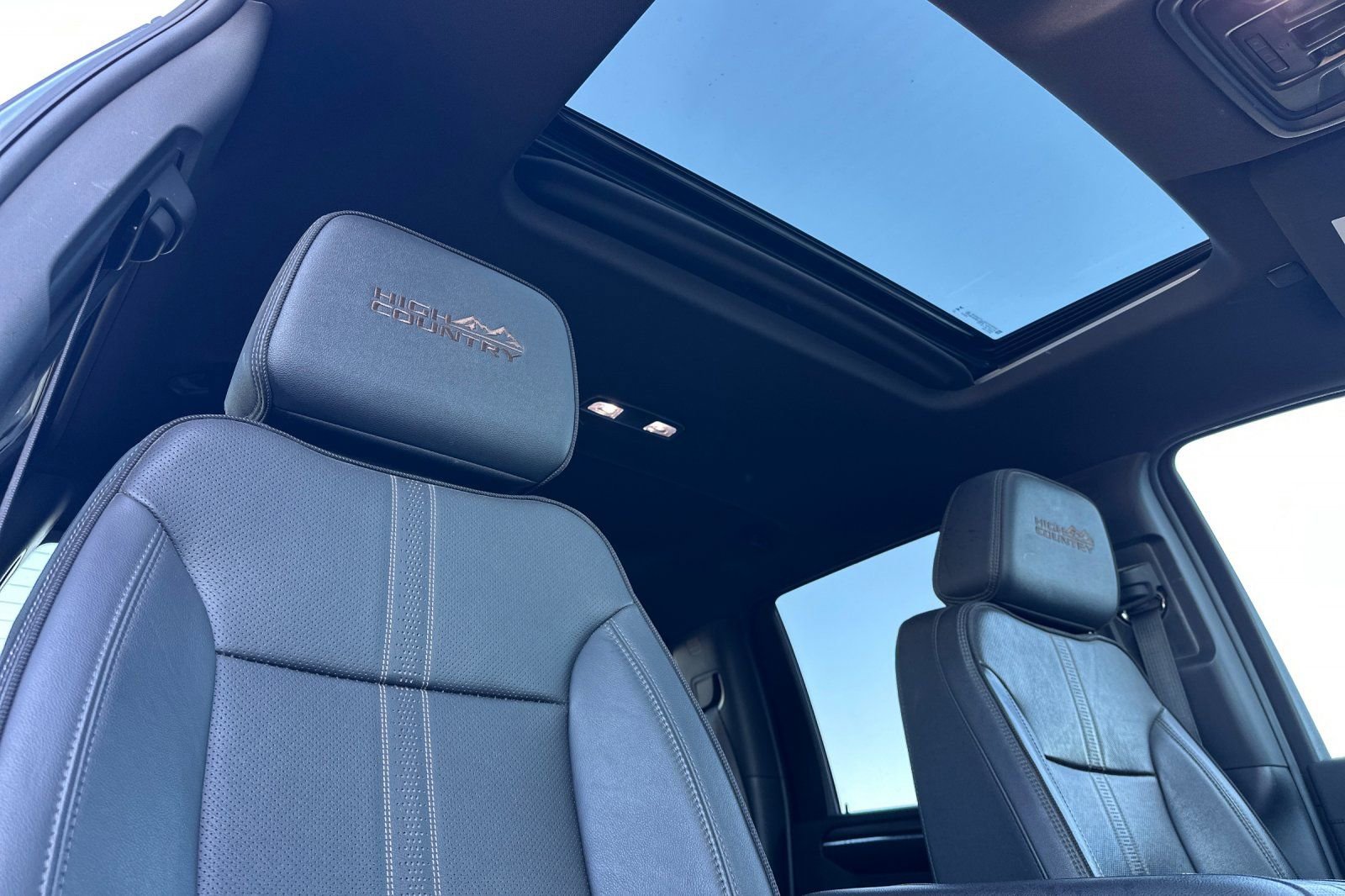 Used 2024 Chevrolet Silverado 3500 High Country w/ Technology Package image 19