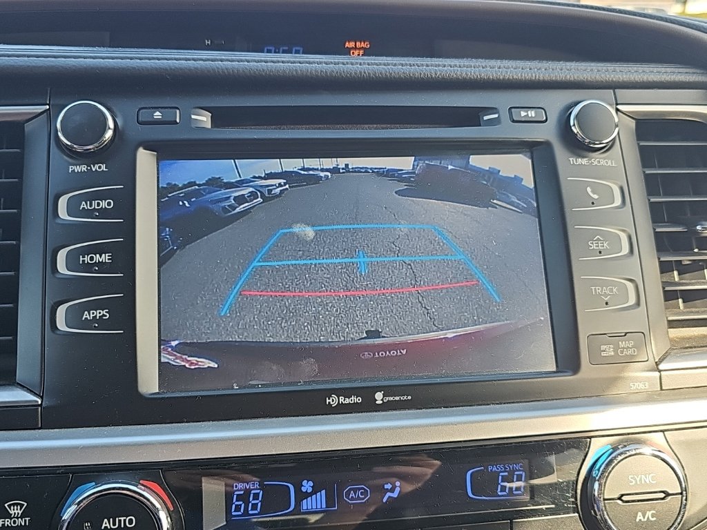 Used 2015 Toyota Highlander XLE AWD/4WD image 10