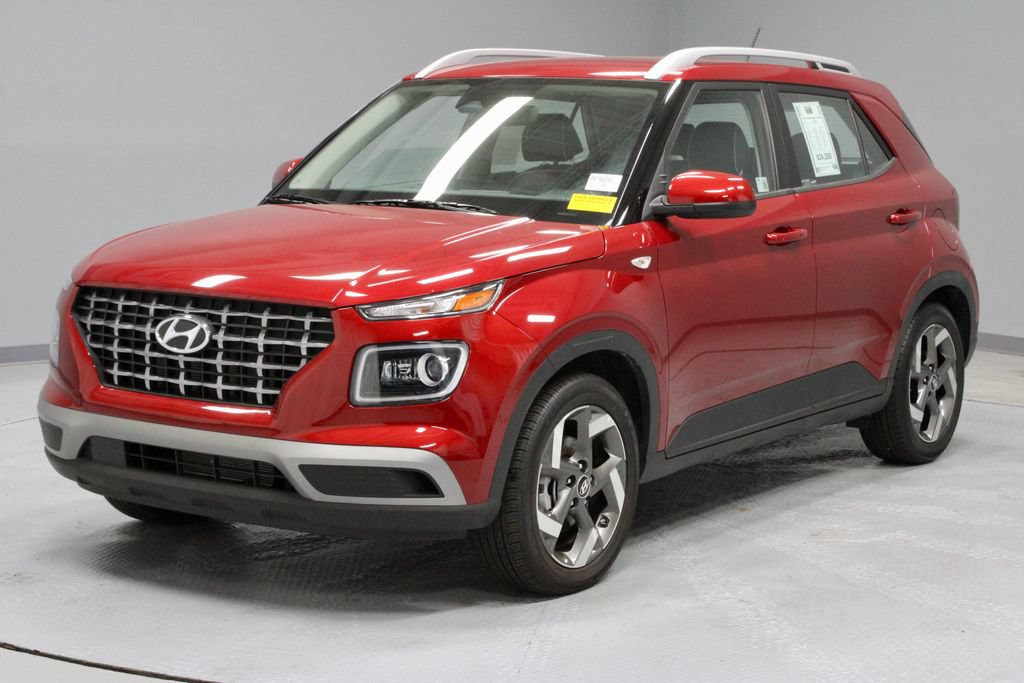 Certified 2025 Hyundai Venue Limited FWD image 8
