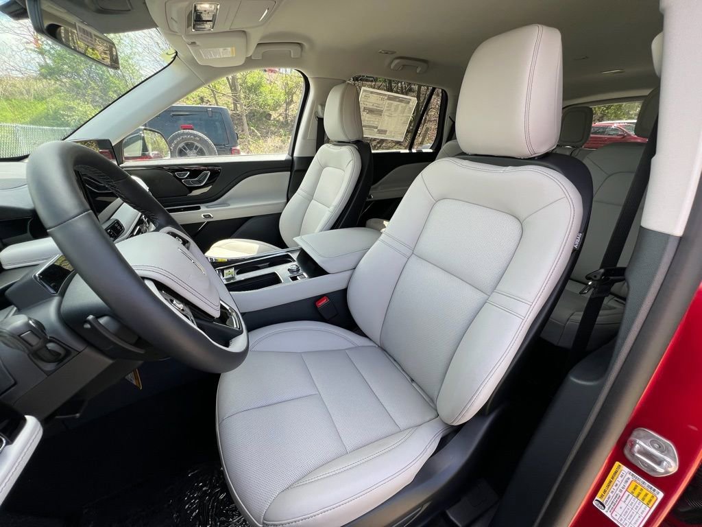 New 2026 Lincoln Aviator AWD image 17