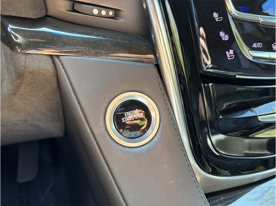 Used 2019 Cadillac Escalade ESV Platinum image 32