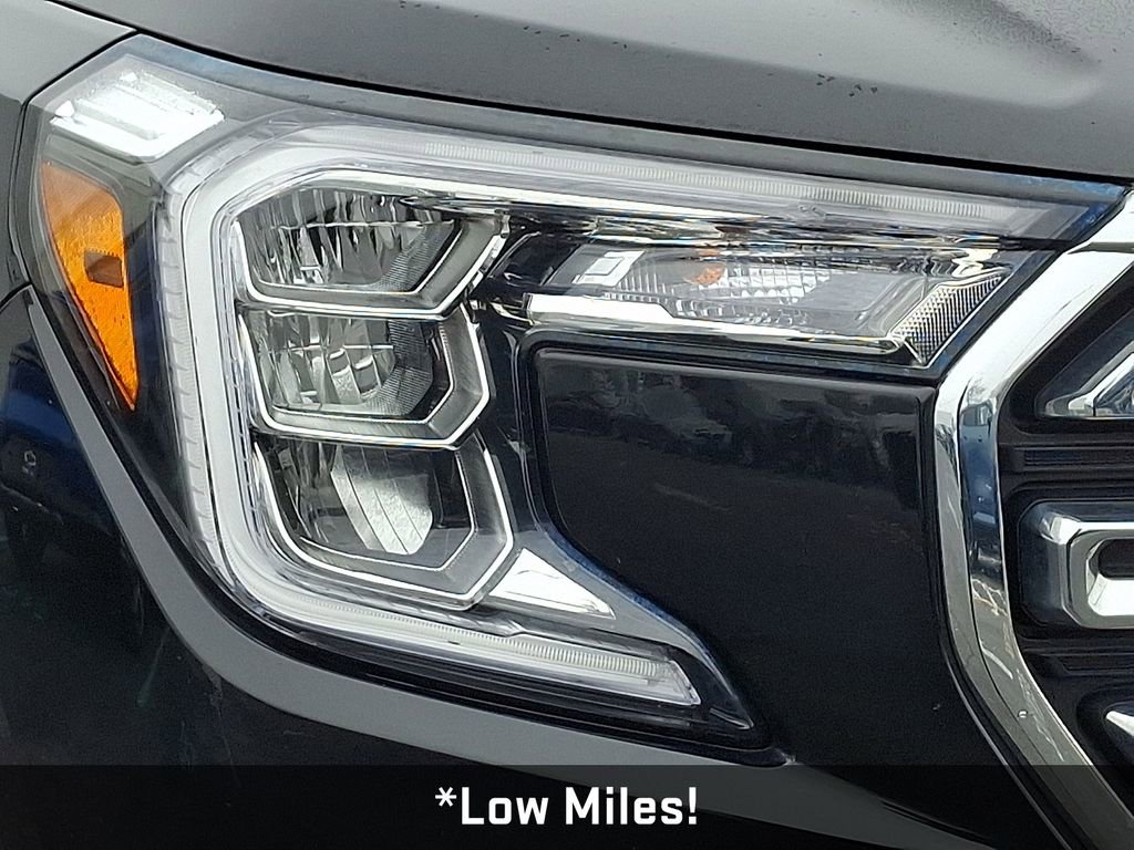Used 2024 GMC Terrain SLT image 11