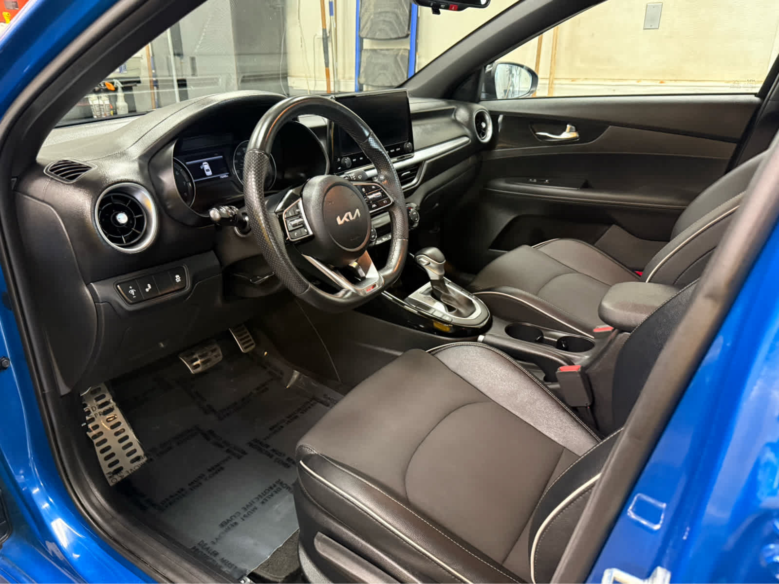 Used 2023 Kia Forte GT-Line FWD image 10