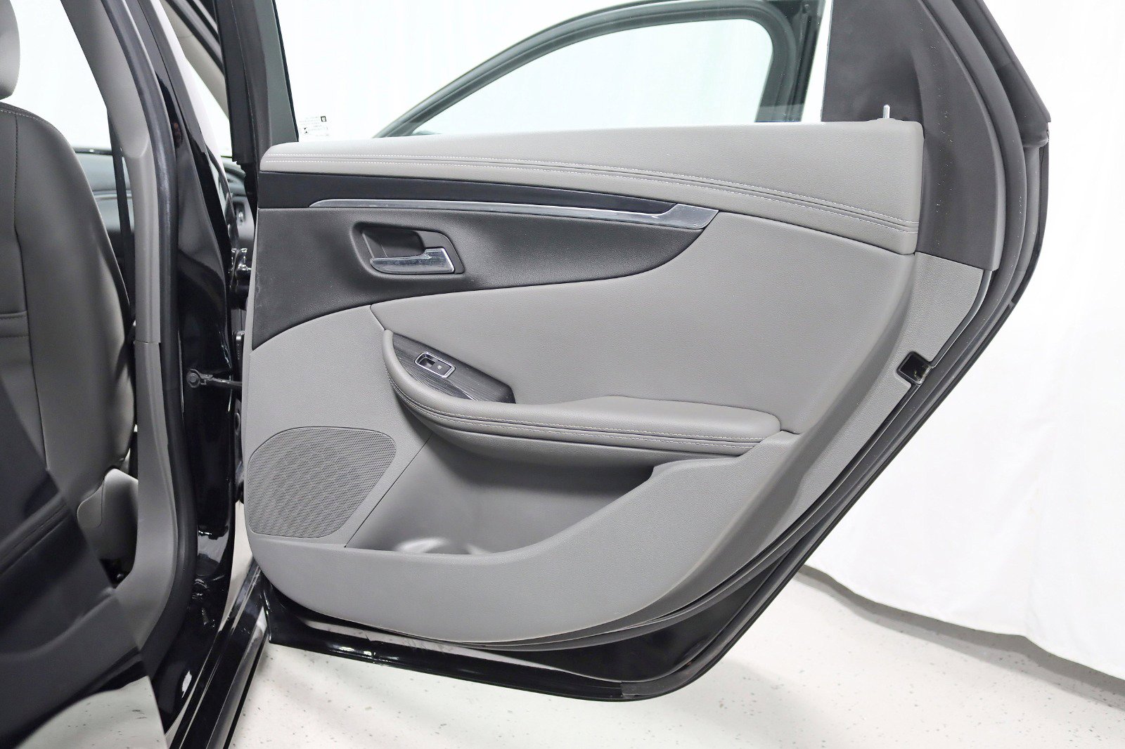 Used 2018 Chevrolet Impala LS image 29