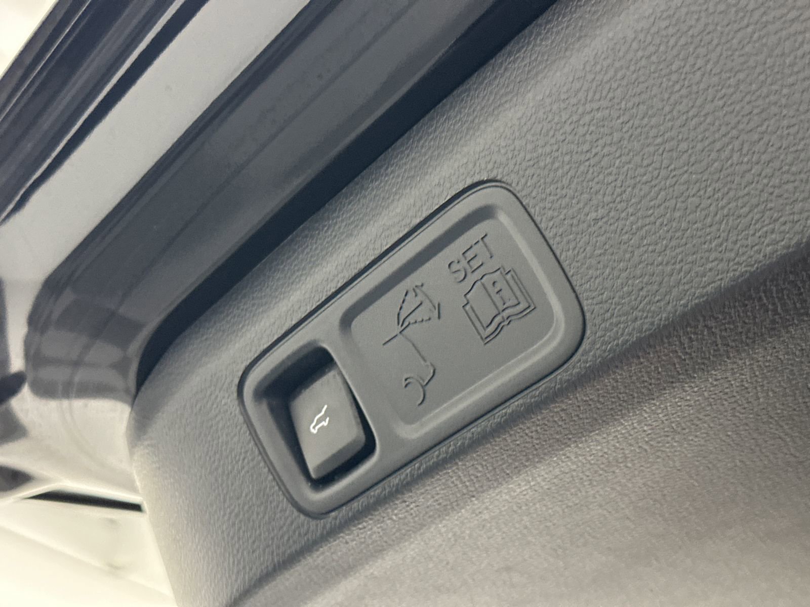 Used 2024 Lincoln Navigator Reserve image 10