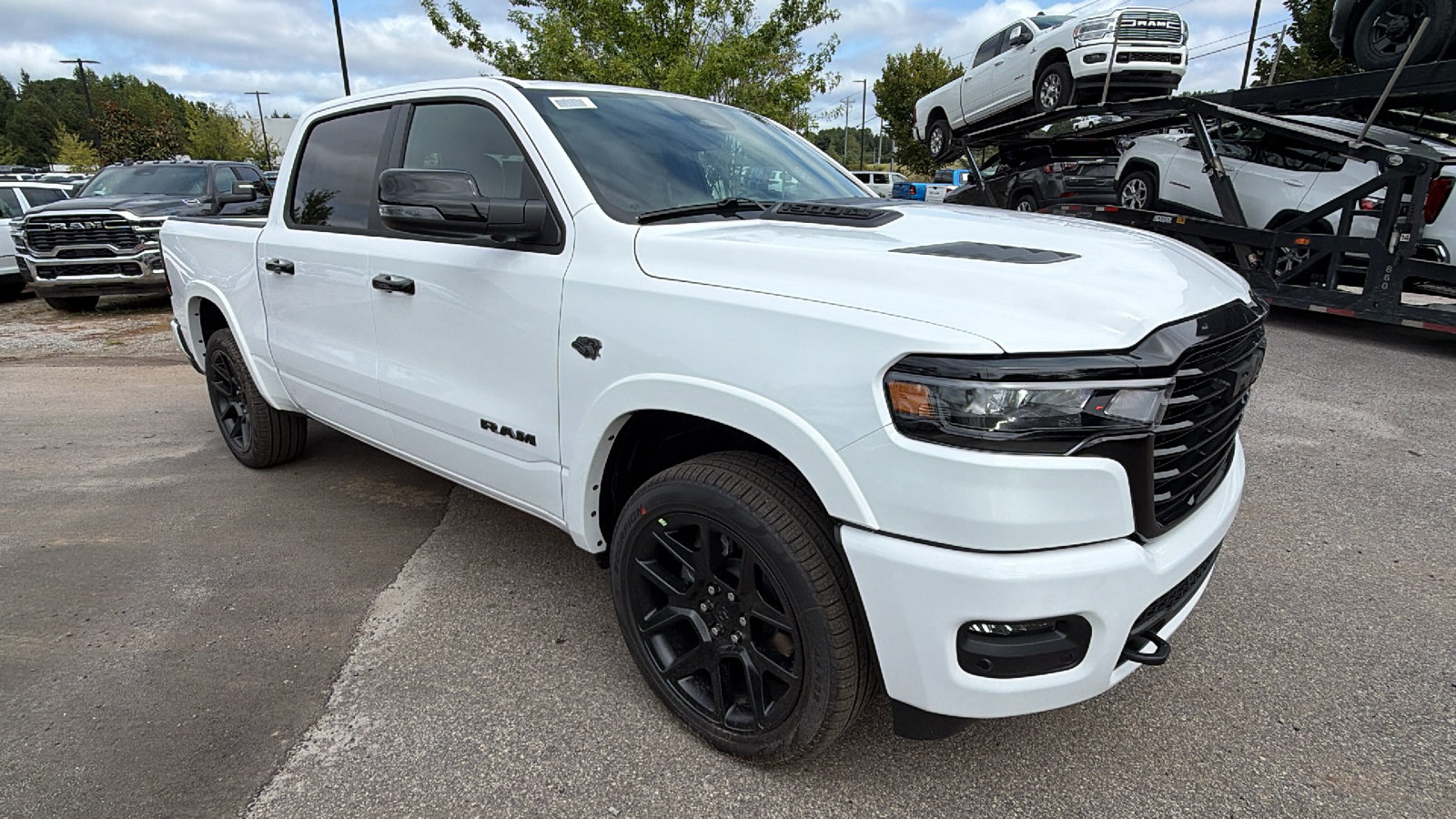 New 2027 RAM 1500 Laramie AWD/4WD image 5