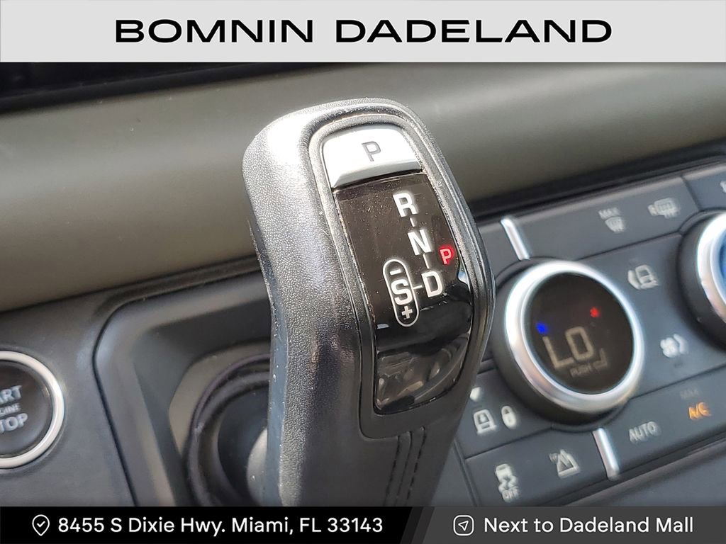 Used 2020 Land Rover Defender 110 SE image 25