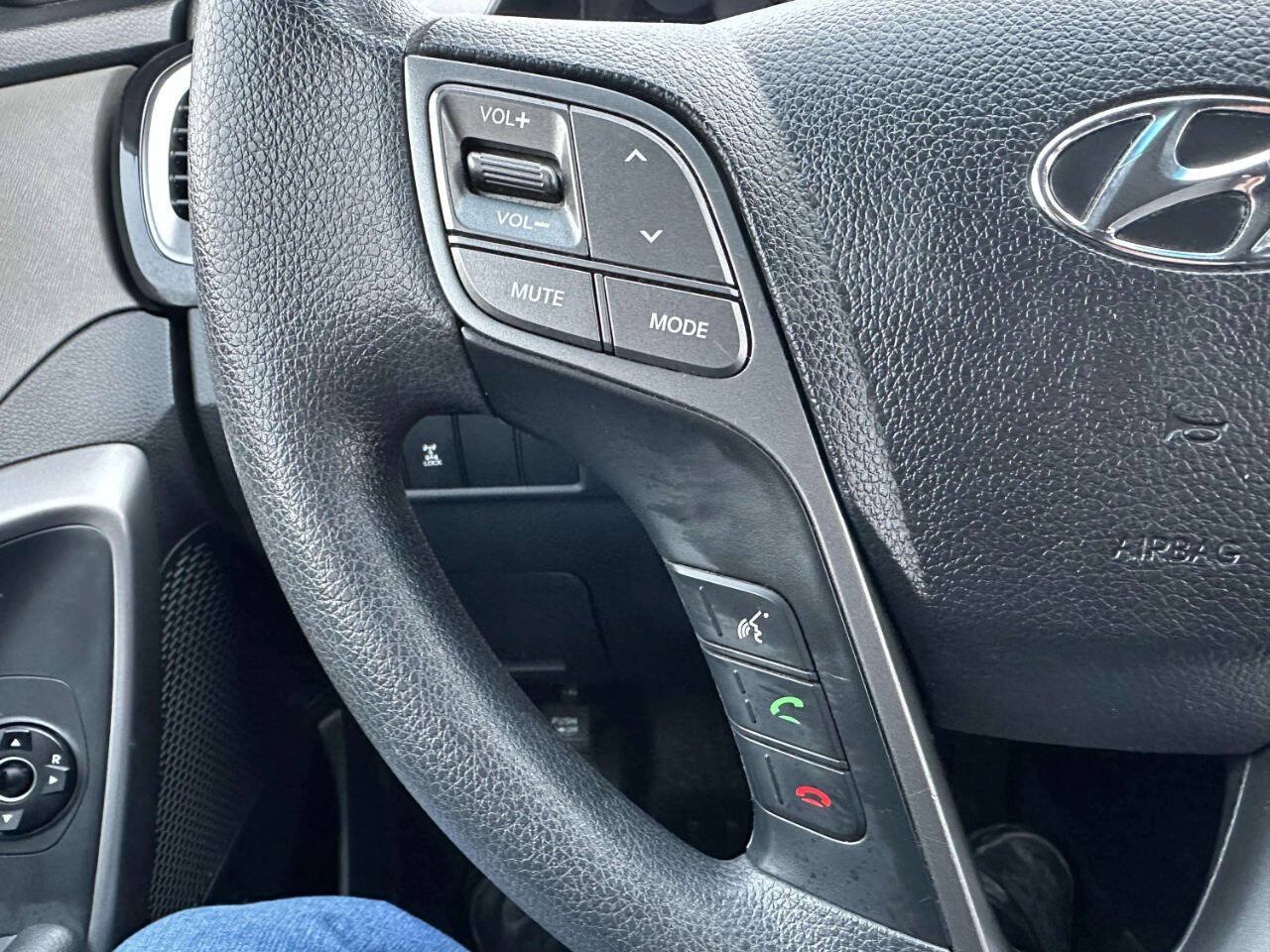 Used 2016 Hyundai Santa Fe SE AWD/4WD image 26