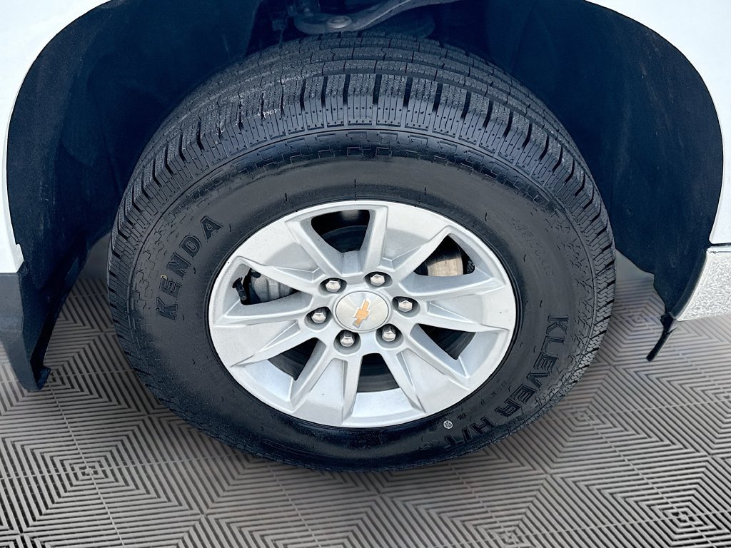 Used 2025 Chevrolet Silverado 1500 LT RWD image 32