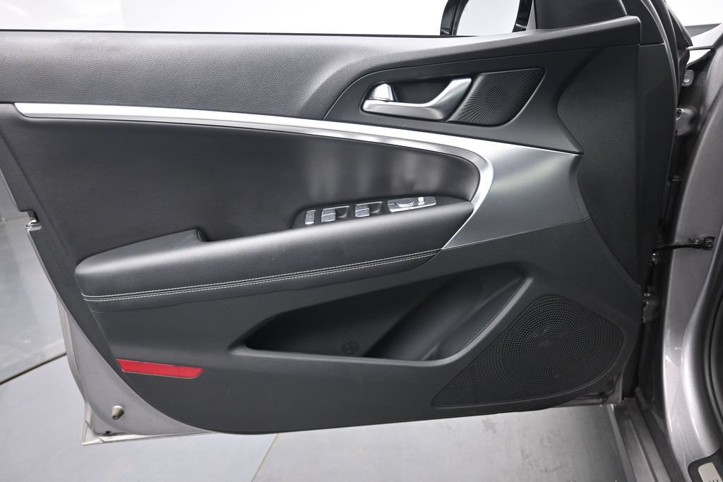 Used 2025 Genesis G70 2.5T AWD/4WD image 24