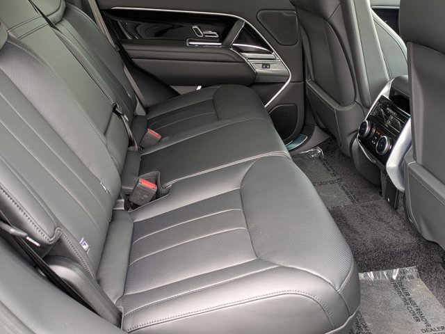 Used 2025 Land Rover Range Rover SE image 21