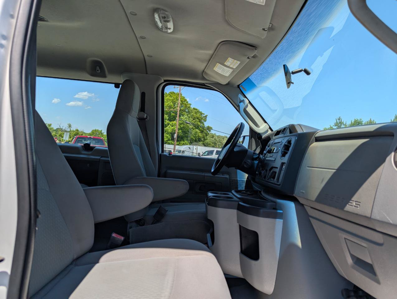 Used 2013 Ford E-350 and Econoline 350 XLT RWD image 23