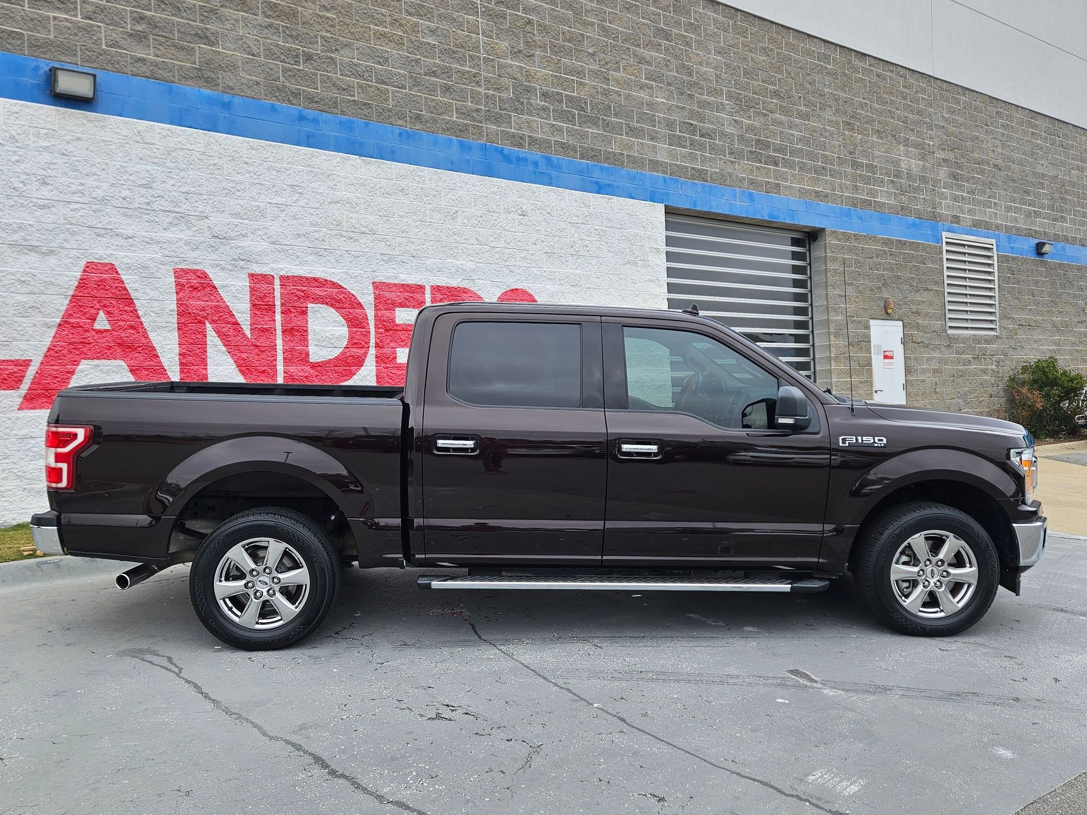 Used 2018 Ford F150 XLT w/ Equipment Group 302A Luxury image 8