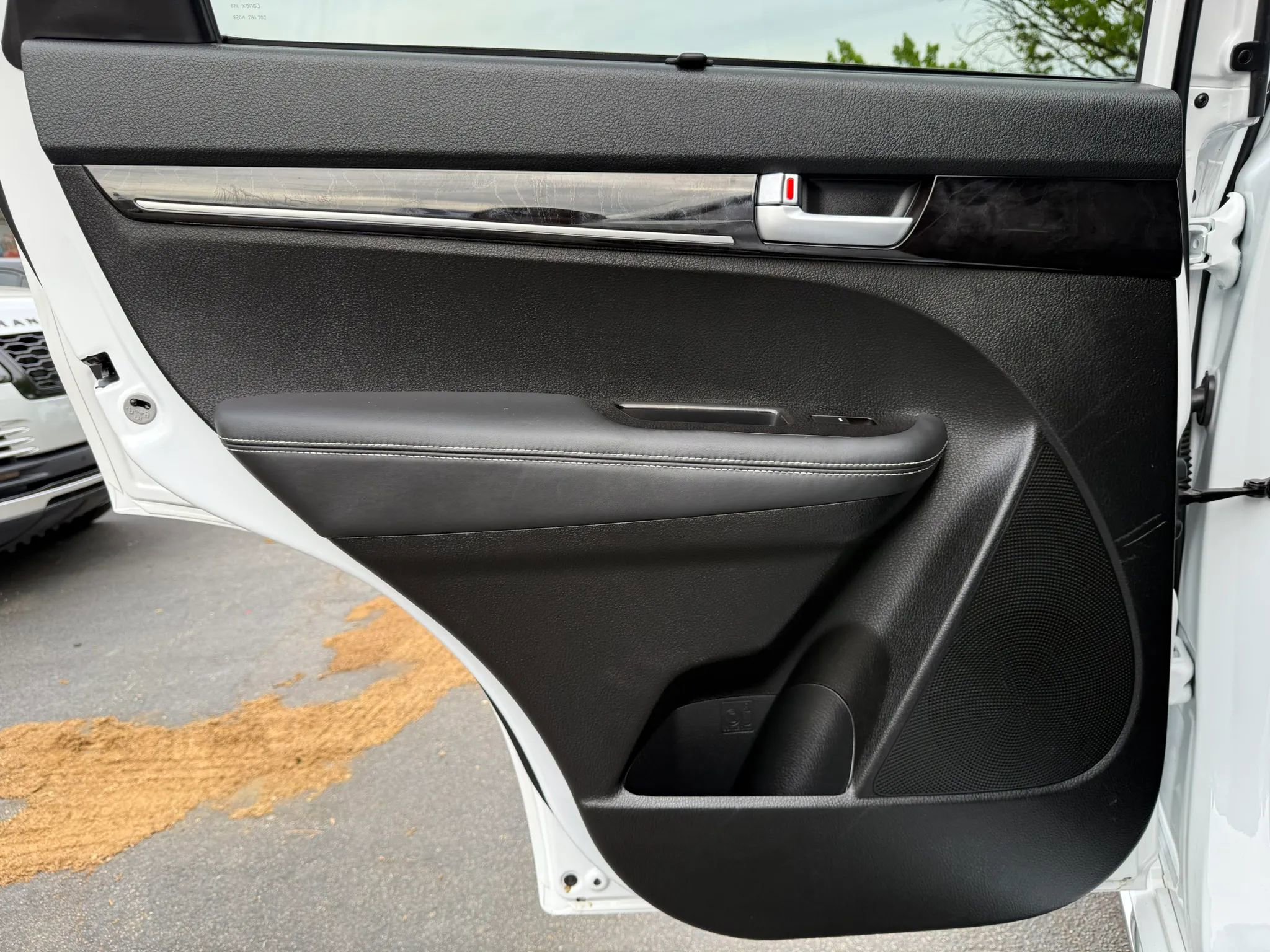 Used 2015 Kia Sorento SX image 32