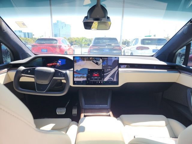Used 2022 Tesla Model X image 25